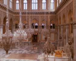 The Khilwat Mubarak is located in the northern courtyard of the palace which is considered the most beautiful place on the whole site. Here you can se